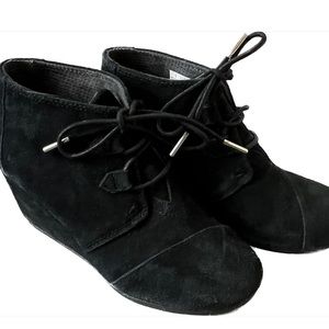 *Last Chance* TOMS black suede wedge booties Size 8